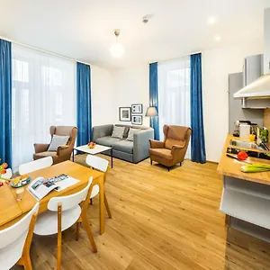 Hotel de apartamente Jimmy's Emerald