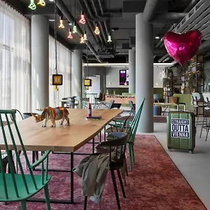 3* Hotel Moxy East