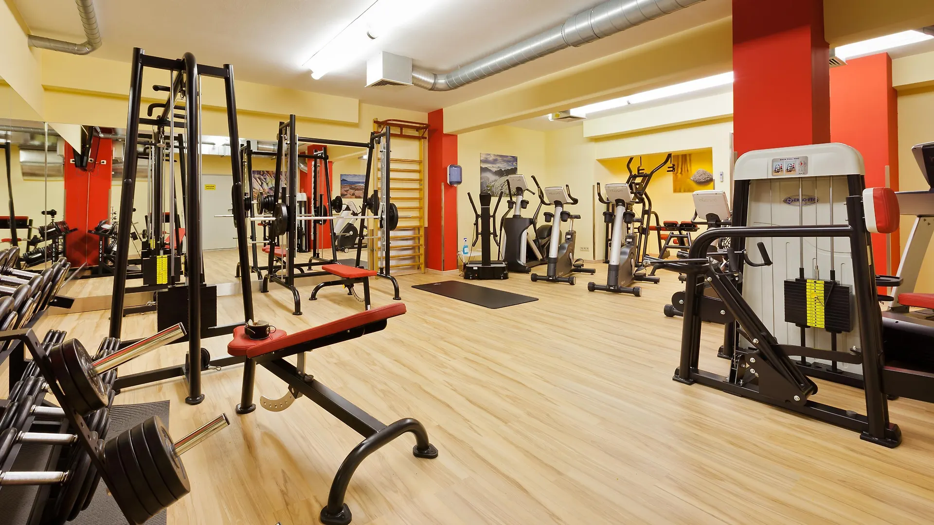 Vienna Sporthotel 4*,