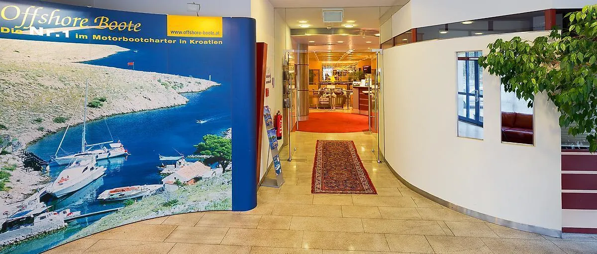 Vienna Sporthotel 4*,