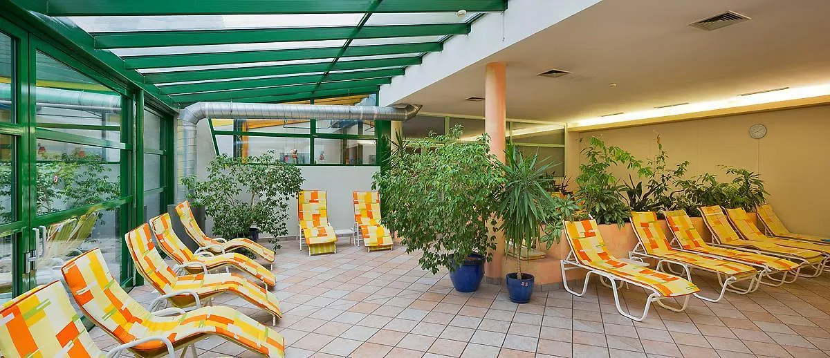 Отель Vienna Sporthotel