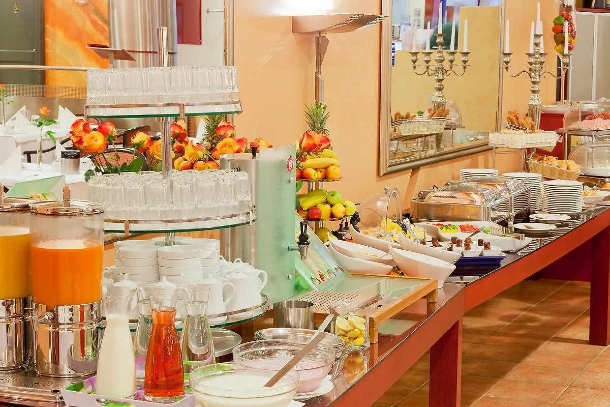 **** Отель Vienna Sporthotel Австрия
