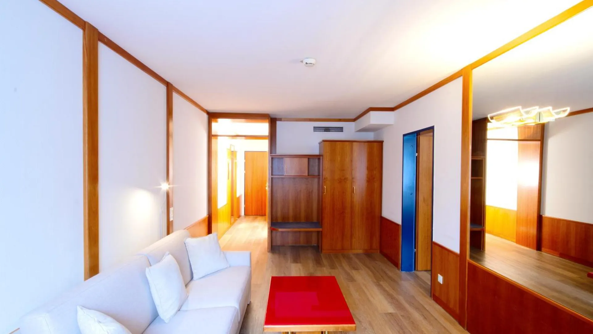 Vienna Sporthotel 4*,