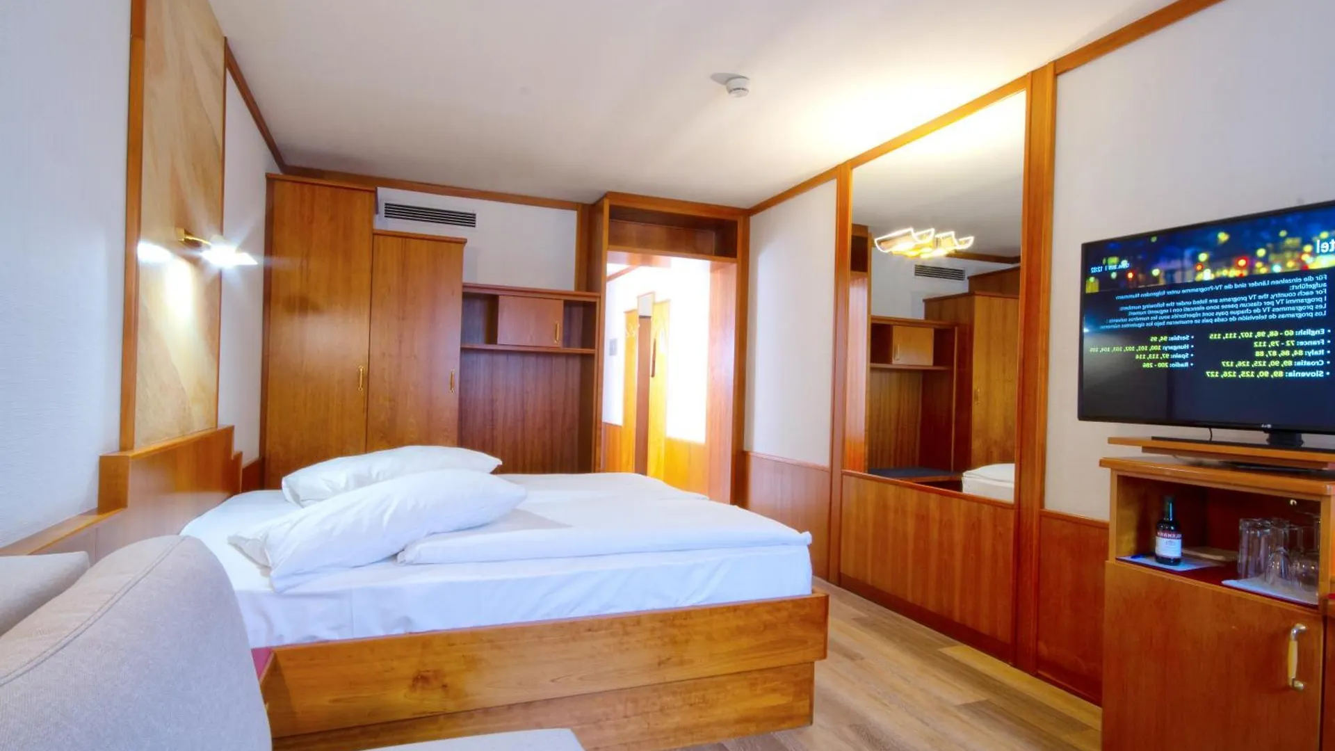 Vienna Sporthotel Отель