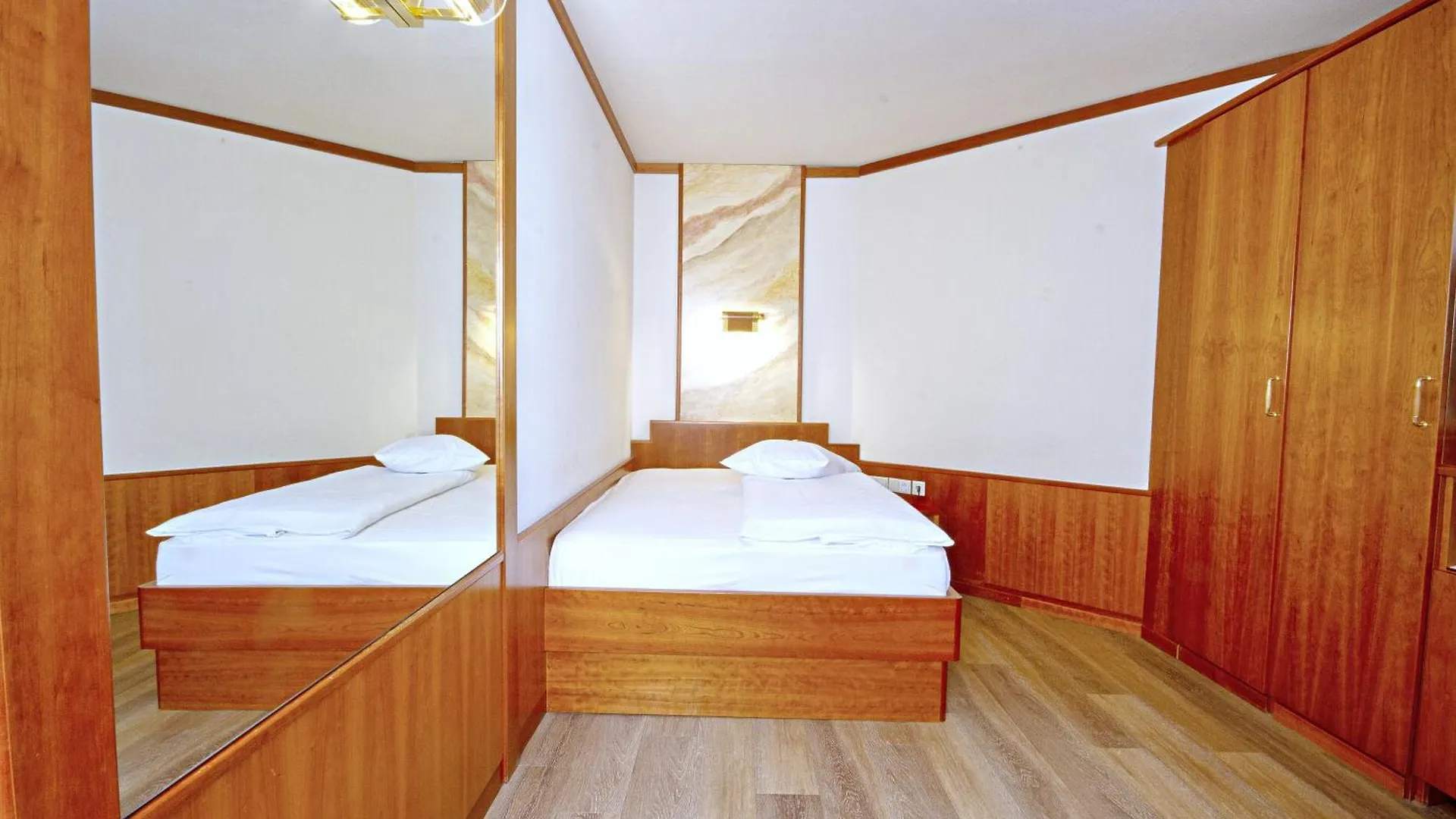 Vienna Sporthotel Hotel